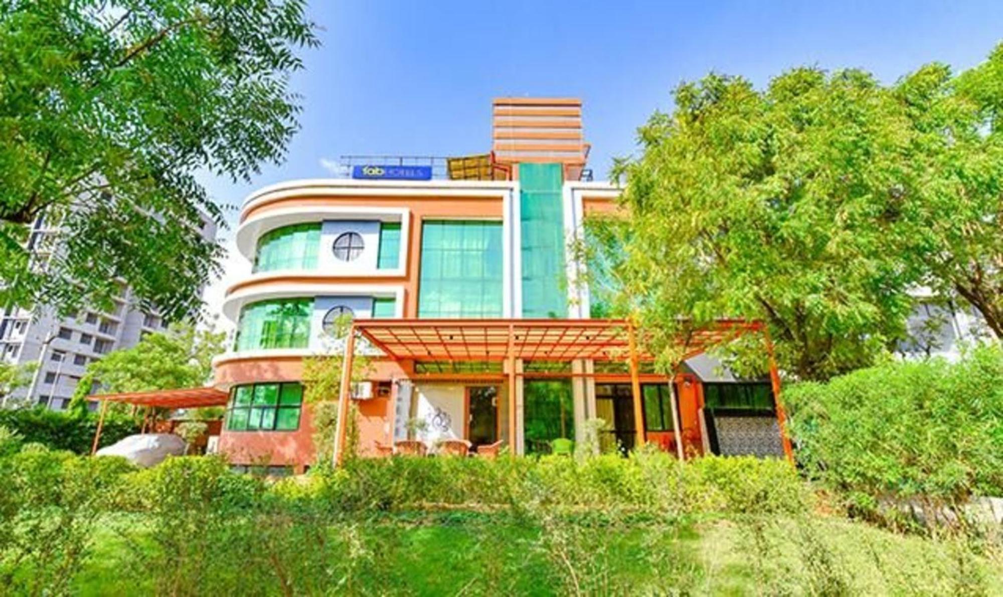 Fabhotel Siddharth Corporate - Vavol, Gandhinagar Exterior foto